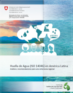 Portada del informe "Huella de Agua en América Latina", con gráficos de agua, fábricas y perfiles humanos.
